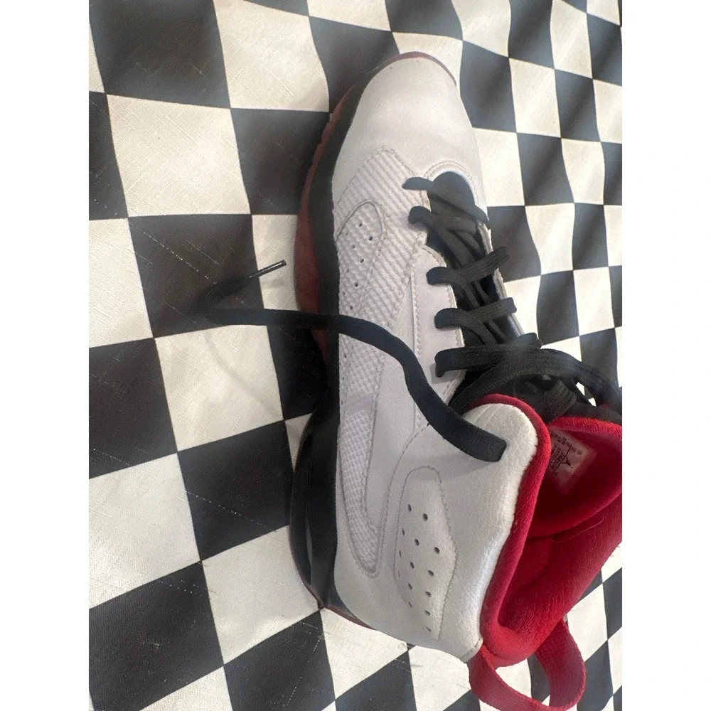 Nike Jordan lift off  Mens White Black University Red Sneakers  US 10 basketball